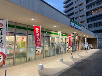 ファミリーマート 下関あるかぽーと店