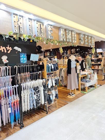HIDE AND SEEK(ハイドアンドシーク) シーモール下関店